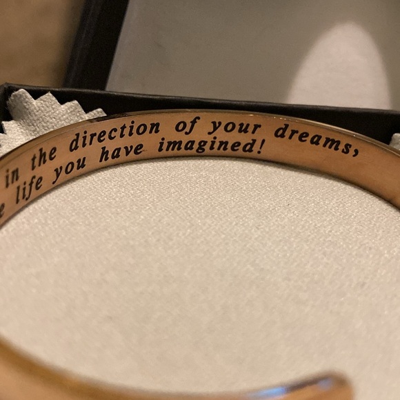 NEW in box, Go Confidently cuff bracelet, metal copper bracelet - Picture 4 of 7
